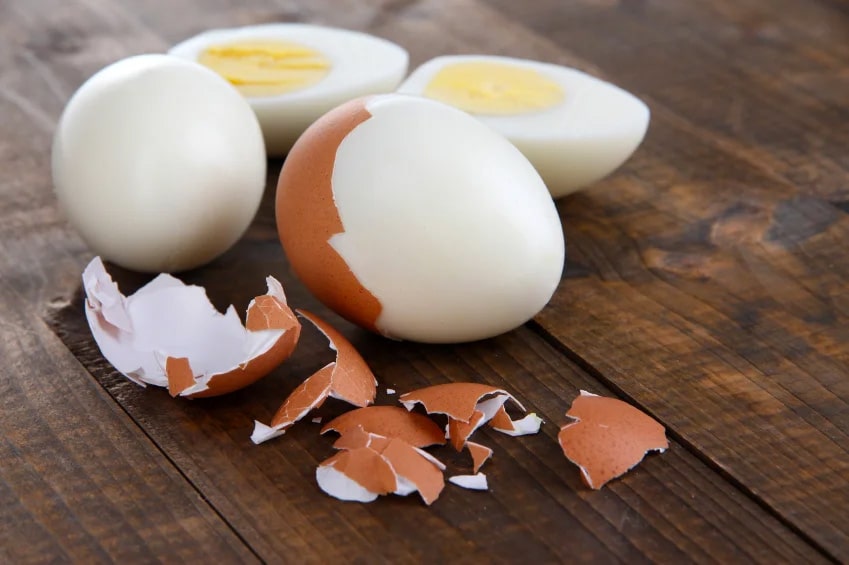 peeled boiled eggs